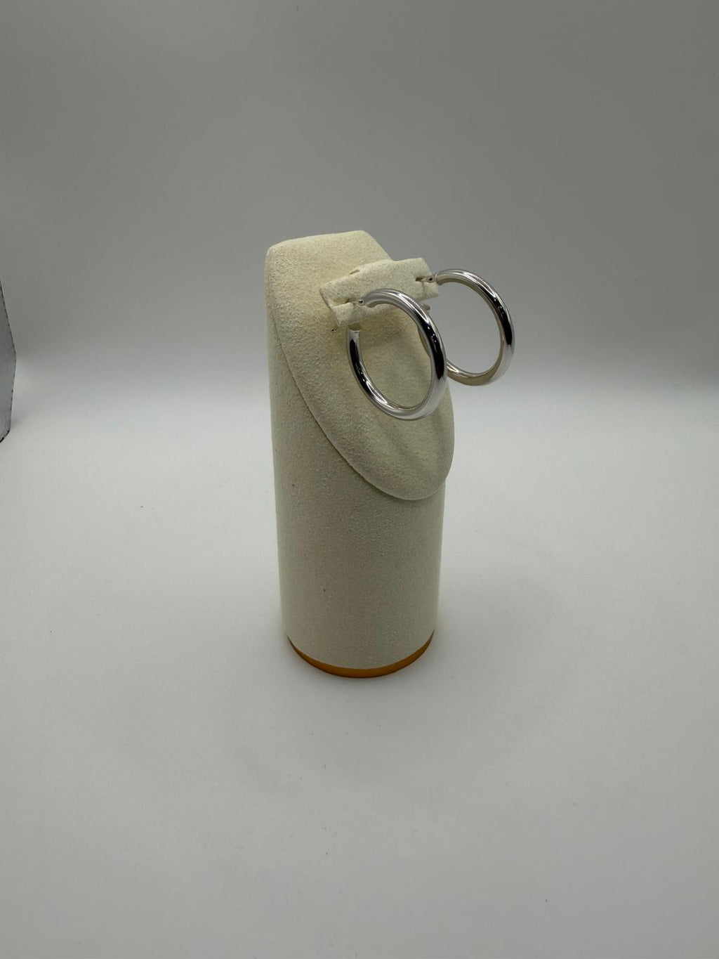 Argollas lisas grande en Oro Blanco 18k