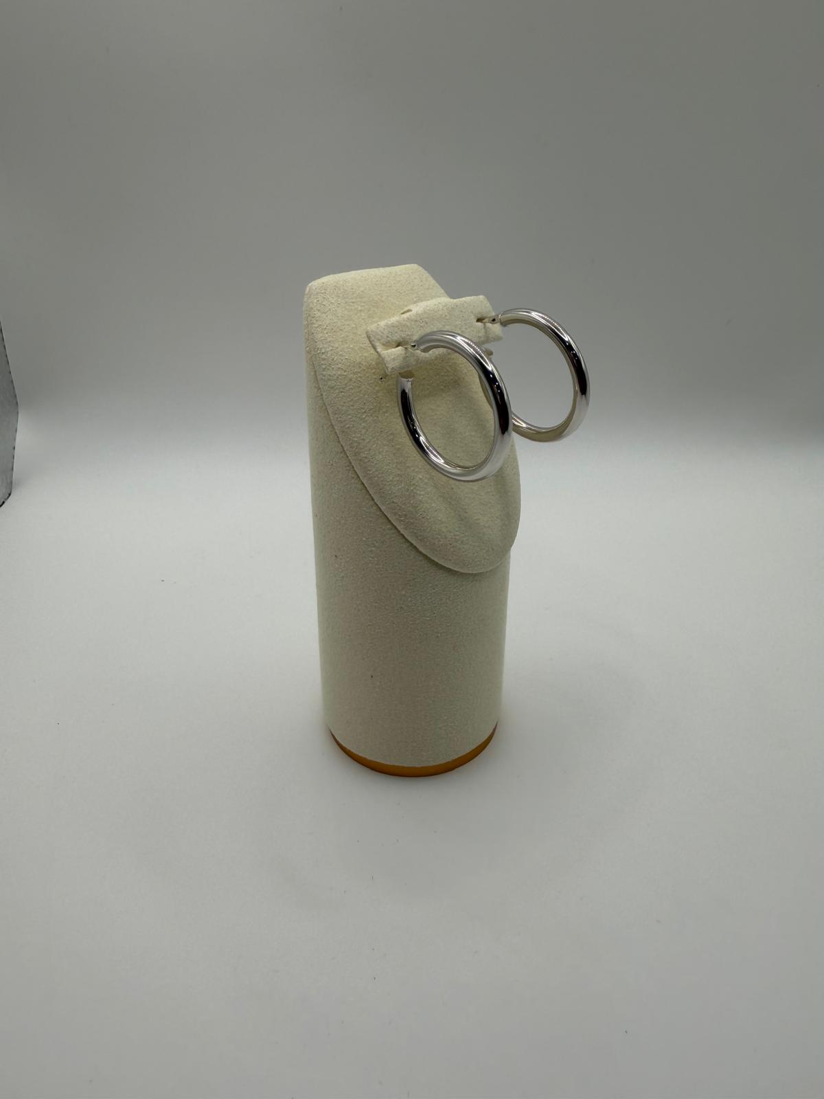 Argollas lisas grande en Oro Blanco 18k