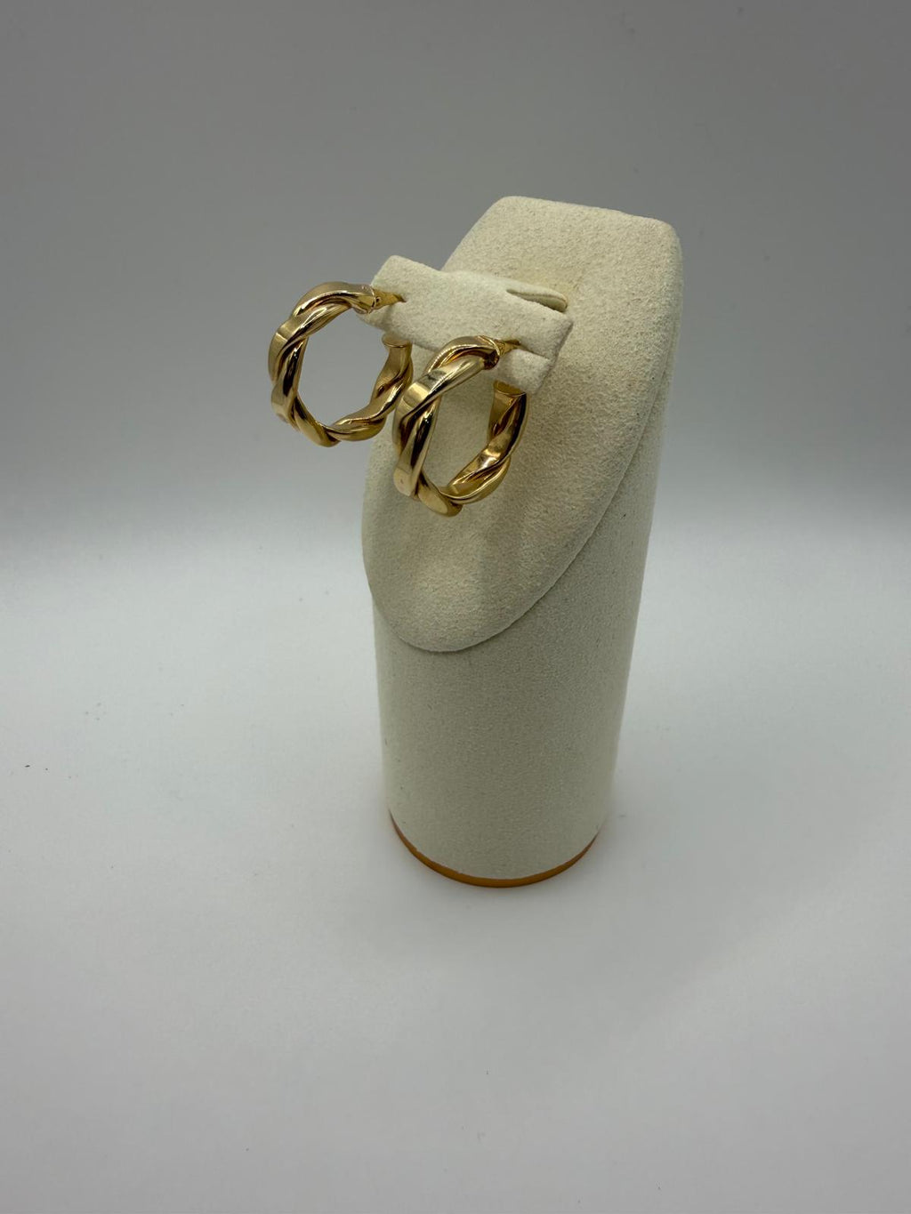 Argollas trenzada en Oro 18K